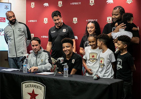 Da'vian Kimbrough signing